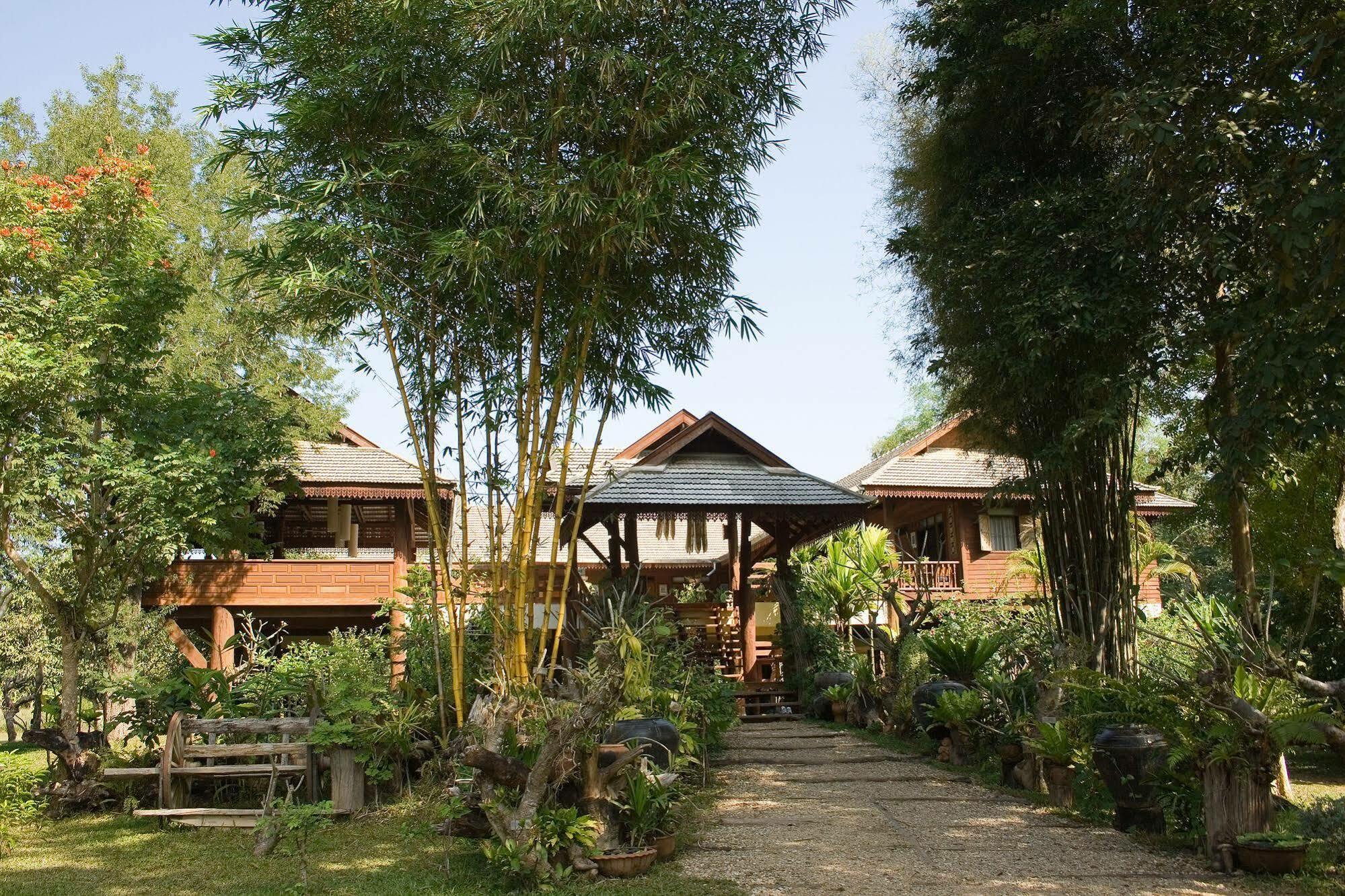 Hotel Khum Lanna Phrao Exterior foto