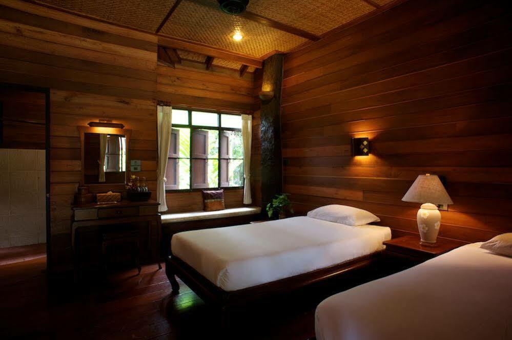 Hotel Khum Lanna Phrao Exterior foto