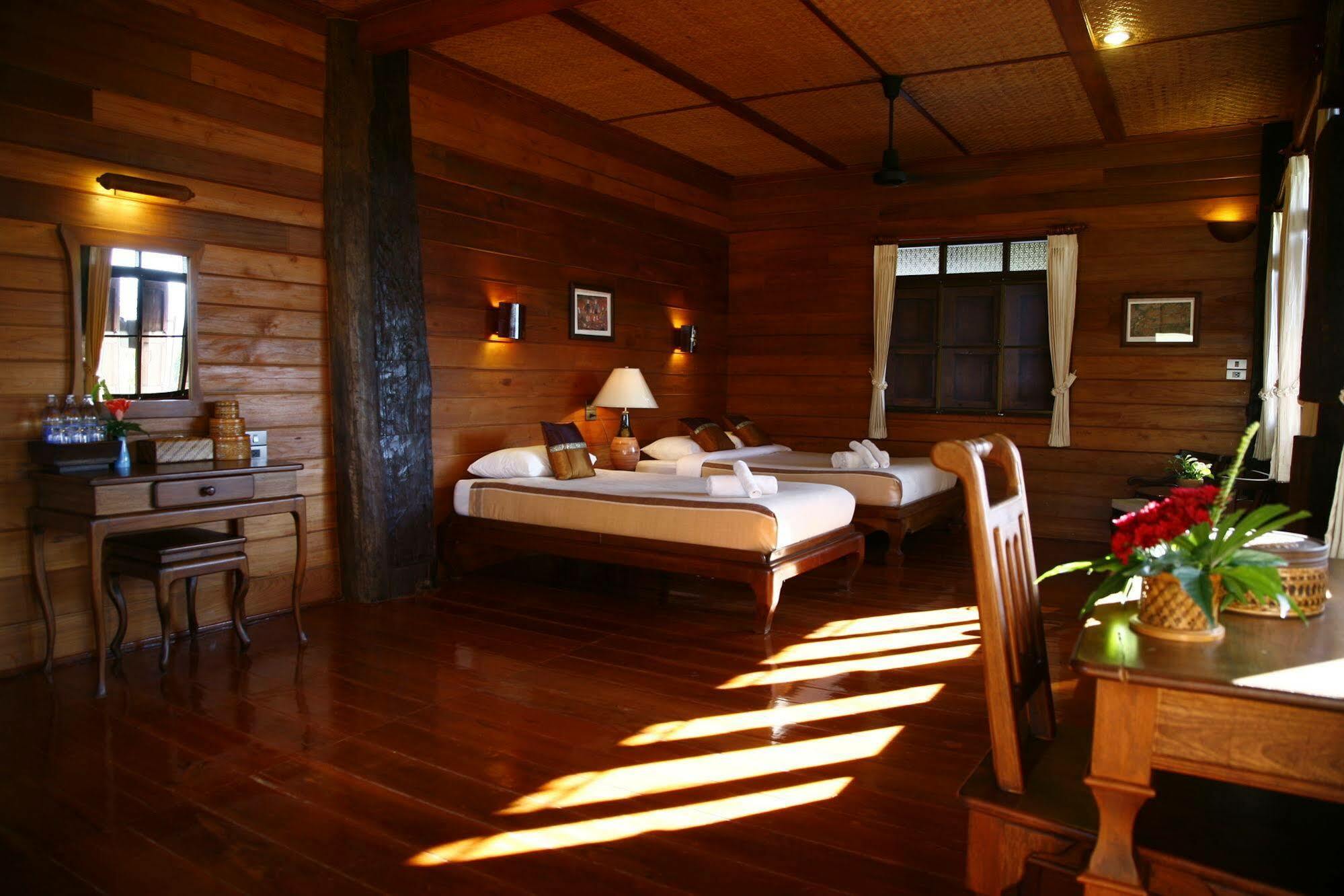 Hotel Khum Lanna Phrao Exterior foto